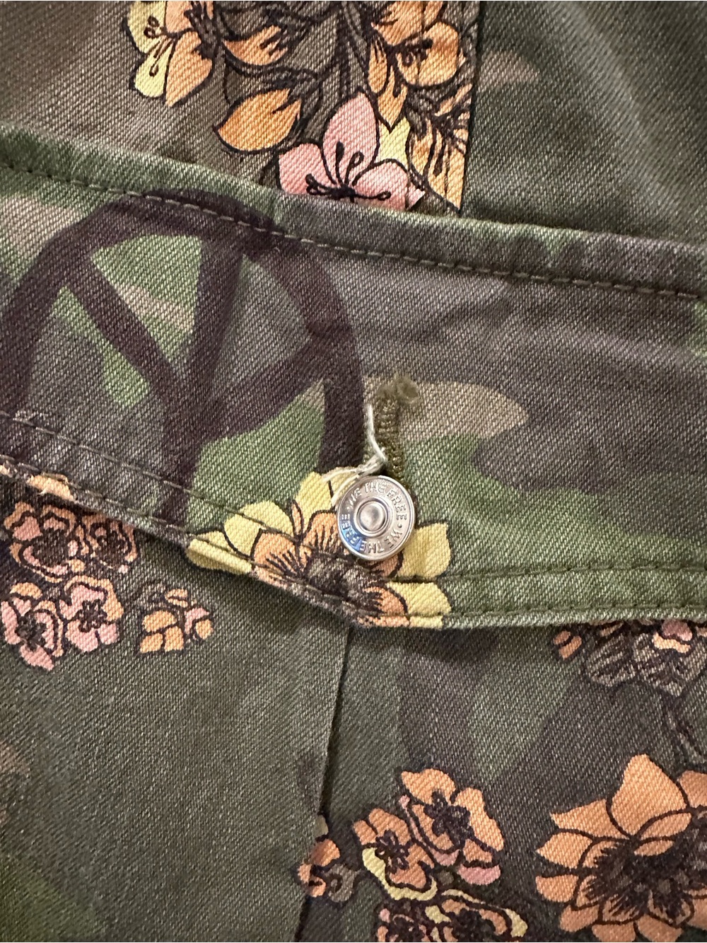 Free People Sz Large Cargo Camo Peace flowers - Picture 7 of 9